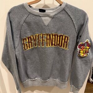 Warner Bros. Gryffindor Crest Gray Sweatshirt